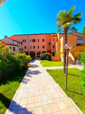 TRILO ANNAMARIA IN CENTRO A Numana CON ARIA CONDIZIONATA E GARAGE